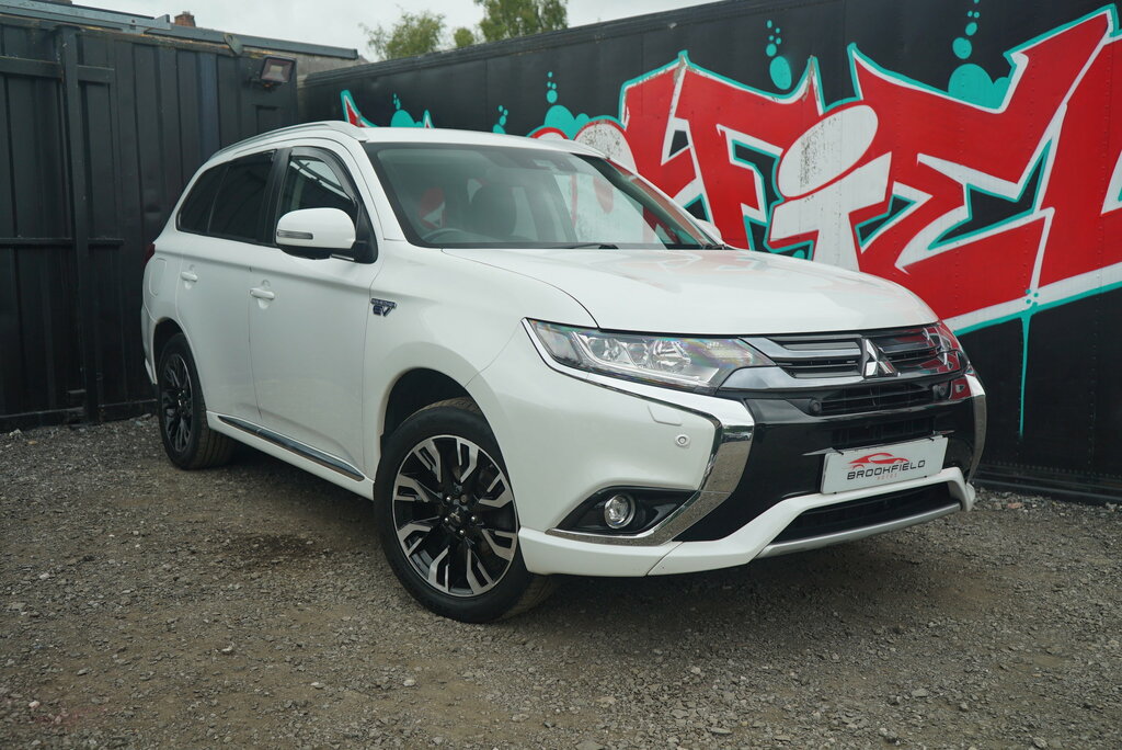 Mitsubishi Outlander 2.0H 12Kwh 4Hs Suv Plug-in Hybrid Cvt 4 White