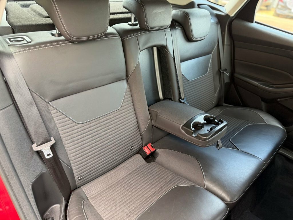 Ford Focus 1L Titanium X Red #5