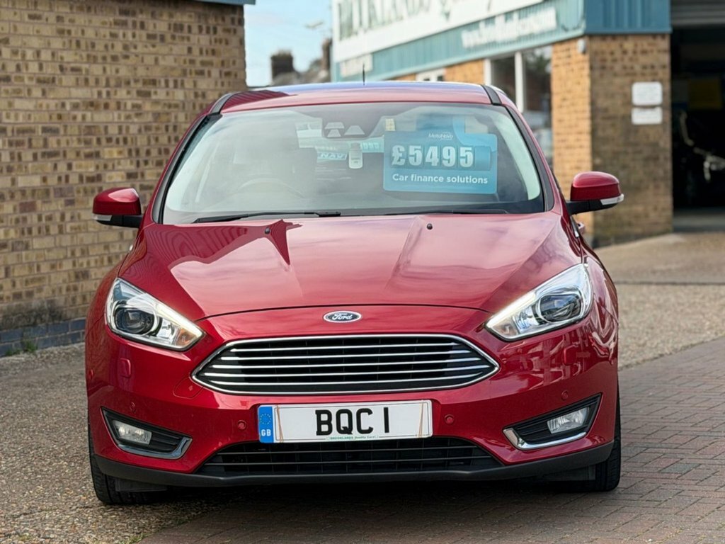 Ford Focus 1L Titanium X Red