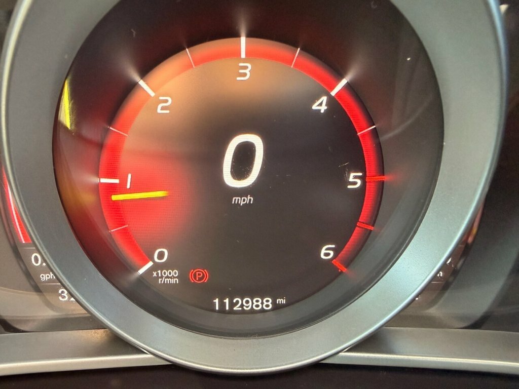 Volvo V40 2L R-design Edition KP19XGM White #4