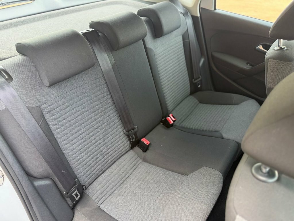 Volkswagen Polo Moda Silver #23