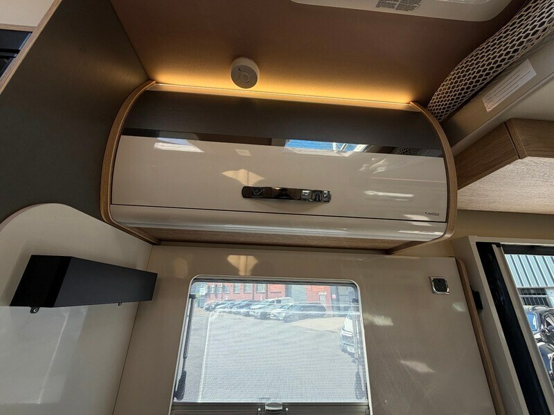 Fiat 1.2 Hybrid 48V 136 Edct-6 White #16