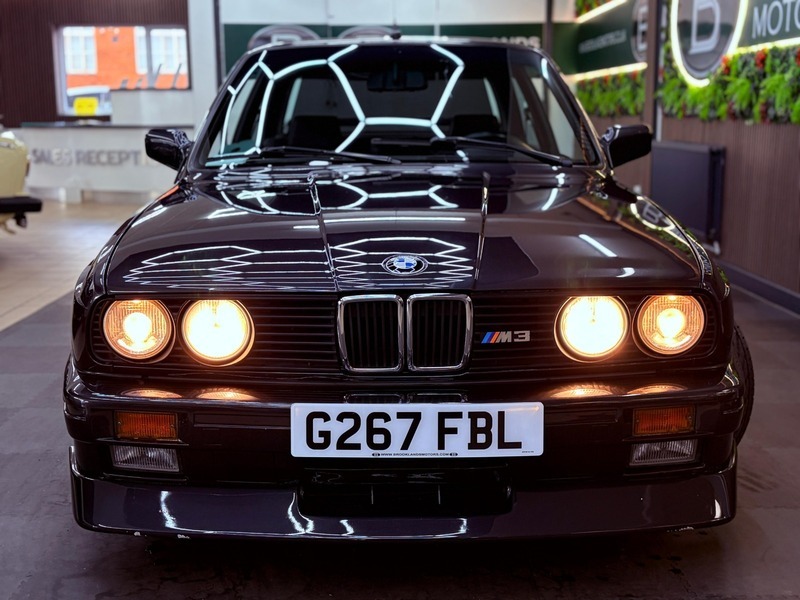 BMW M3 E30 M3 Rare Car G267FBL Black #2