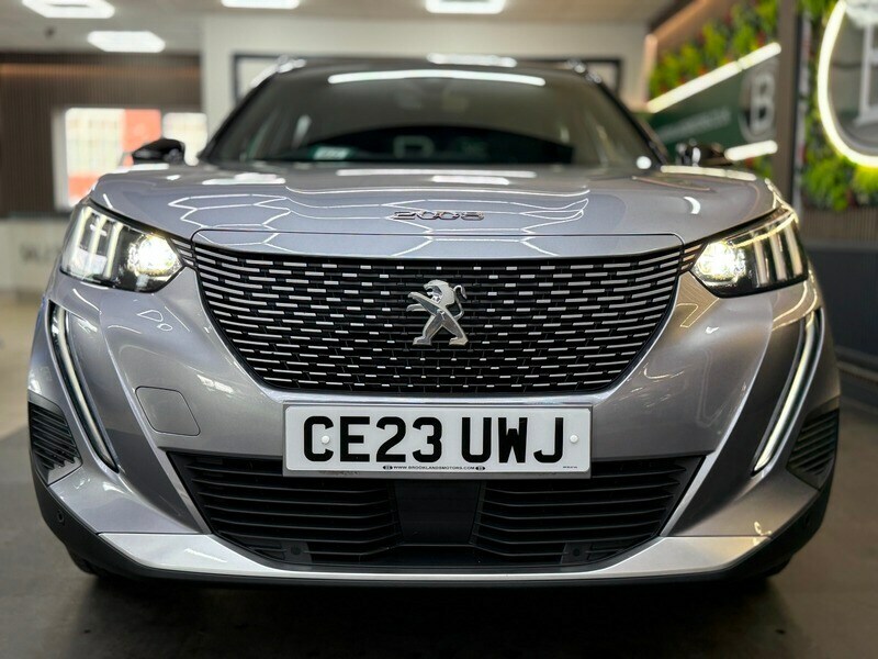 Peugeot e-2008 100Kw Gt 50Kwh Grey #4