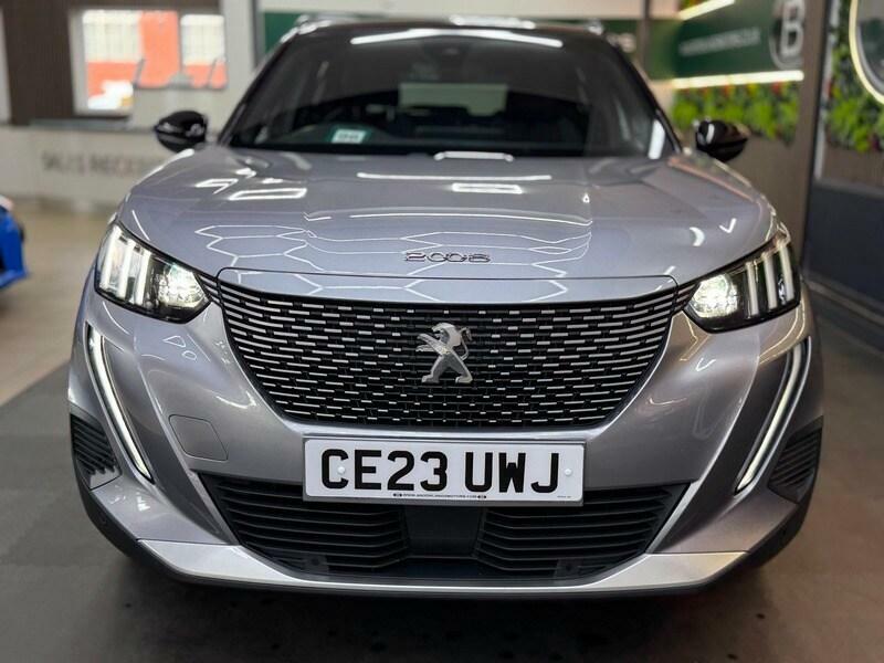 Peugeot e-2008 100Kw Gt 50Kwh Grey #3