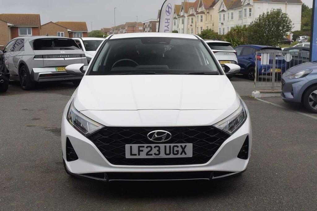 Hyundai I20 Hatchback LF23UGX White #2