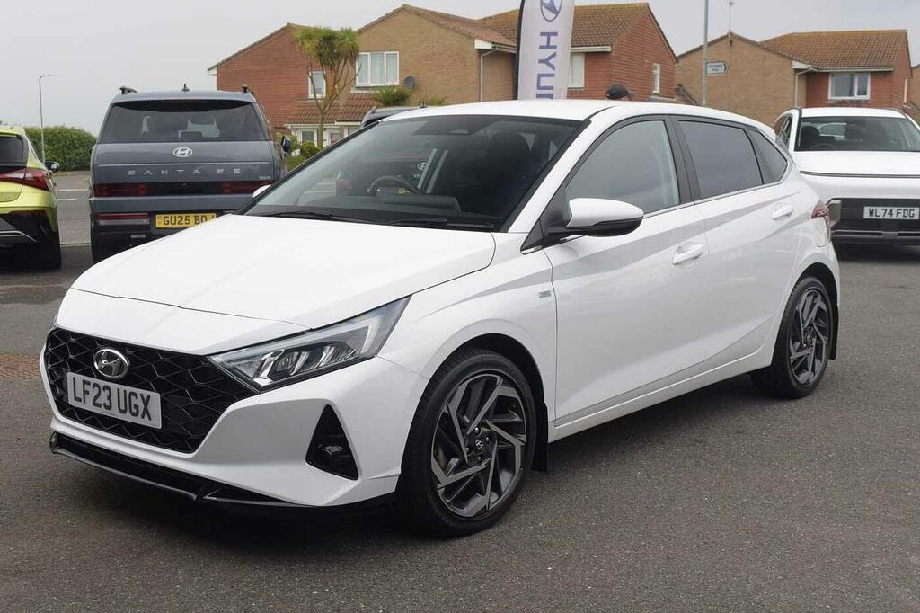 Hyundai I20 Hatchback LF23UGX White #3