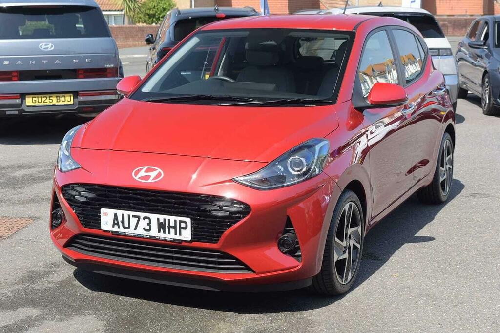 Hyundai I10 Hatchback AU73WHP Red #3