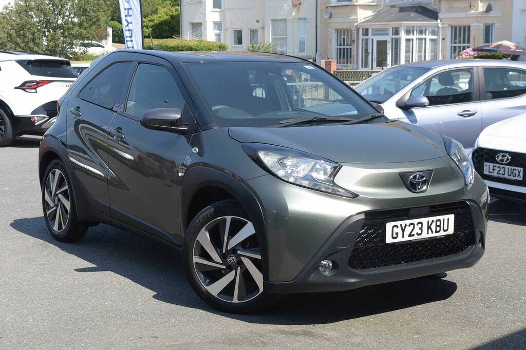 Toyota Aygo X Petrol Green