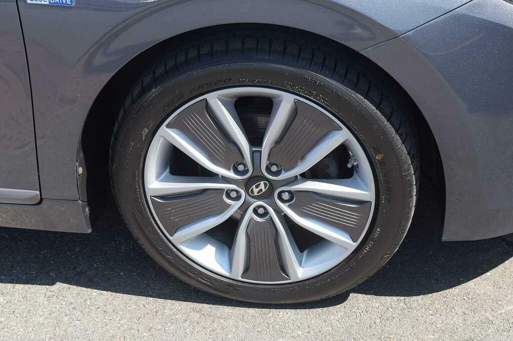 Hyundai Ioniq Hybrid Grey #5