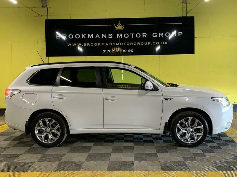 Mitsubishi Outlander 2.0H 12Kwh Gx4hs Cvt GP14CDF White #4
