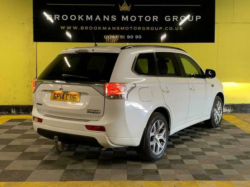Mitsubishi Outlander 2.0H 12Kwh Gx4hs Cvt GP14CDF White #3