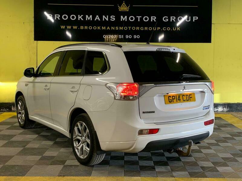 Mitsubishi Outlander 2.0H 12Kwh Gx4hs Cvt GP14CDF White #6