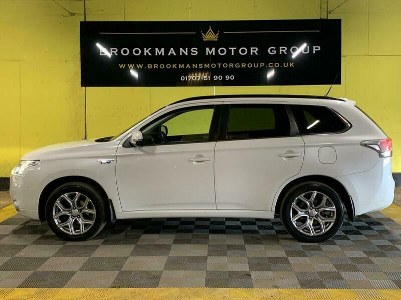 Mitsubishi Outlander 2.0H 12Kwh Gx4hs Cvt GP14CDF White #5
