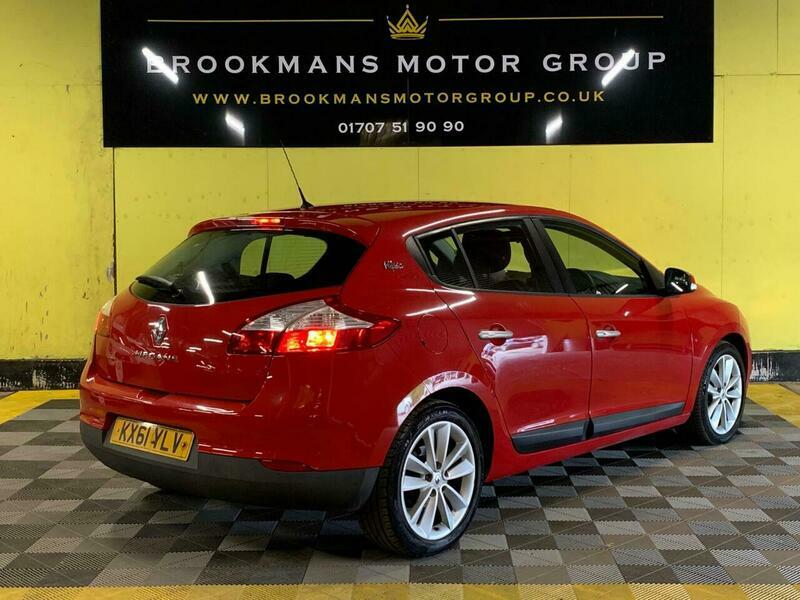 Renault Megane 1.6 16V I-music Euro Red #3