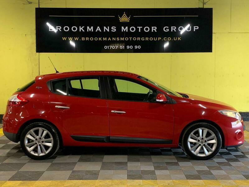 Renault Megane 1.6 16V I-music Euro Red #4