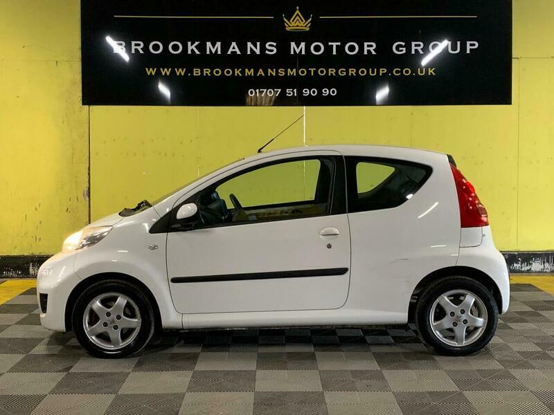 Peugeot 107 1.0 12V Millesim Euro White #4
