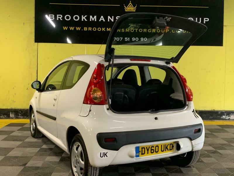 Peugeot 107 1.0 12V Millesim Euro White #6