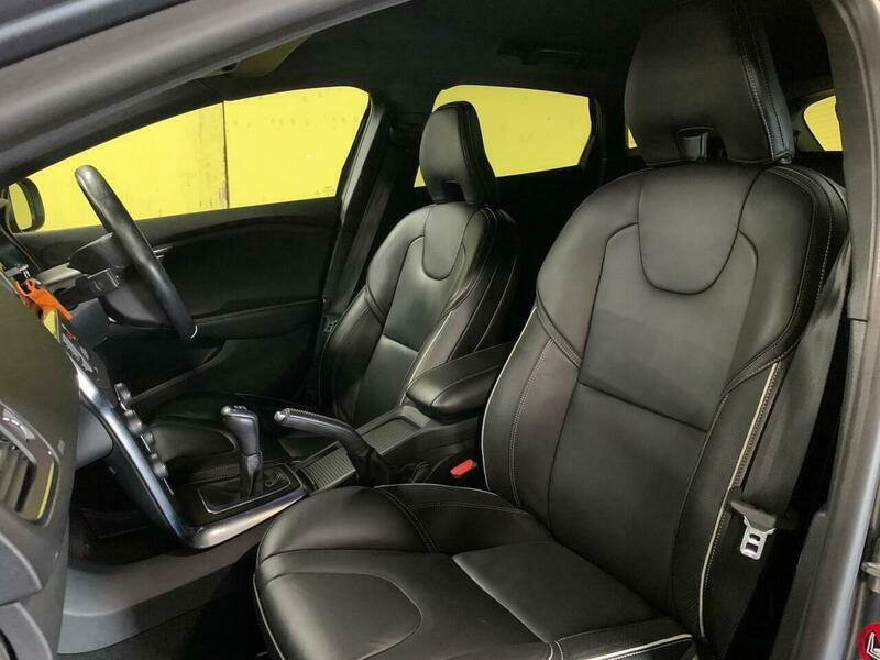 Volvo V40 2.0 T2 R-design Nav Plus 120 Bhp Silver #12