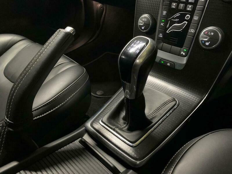 Volvo V40 2.0 T2 R-design Nav Plus 120 Bhp Silver #23