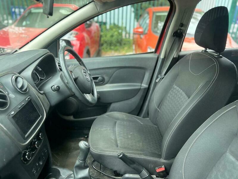 Dacia Logan 0.9 Tce Laureate Euro Red #4