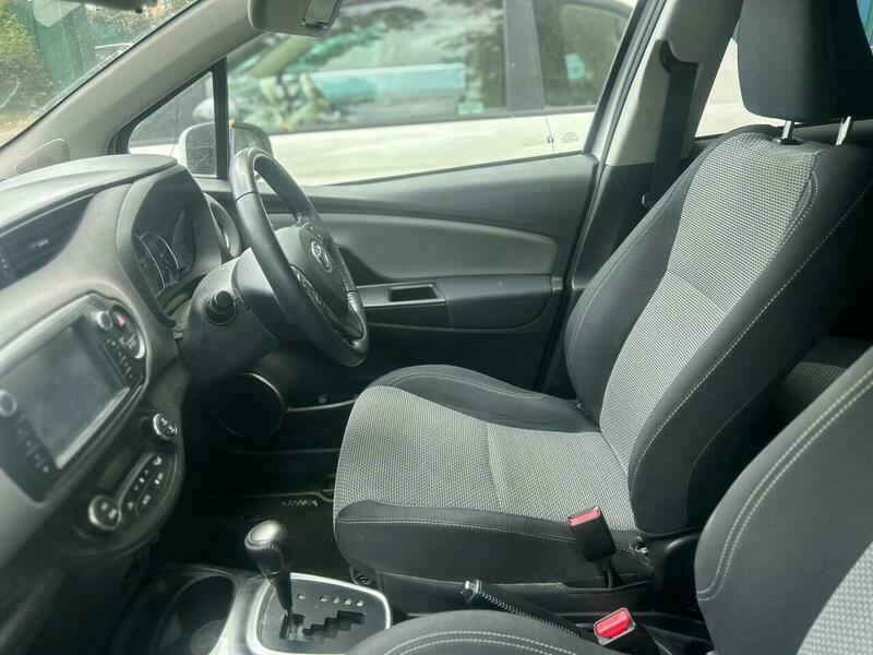 Toyota Yaris 1.5 Vvt-h Icon E-cvt AF17OVM White #4