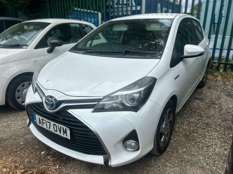 Toyota Yaris 1.5 Vvt-h Icon E-cvt AF17OVM White #3