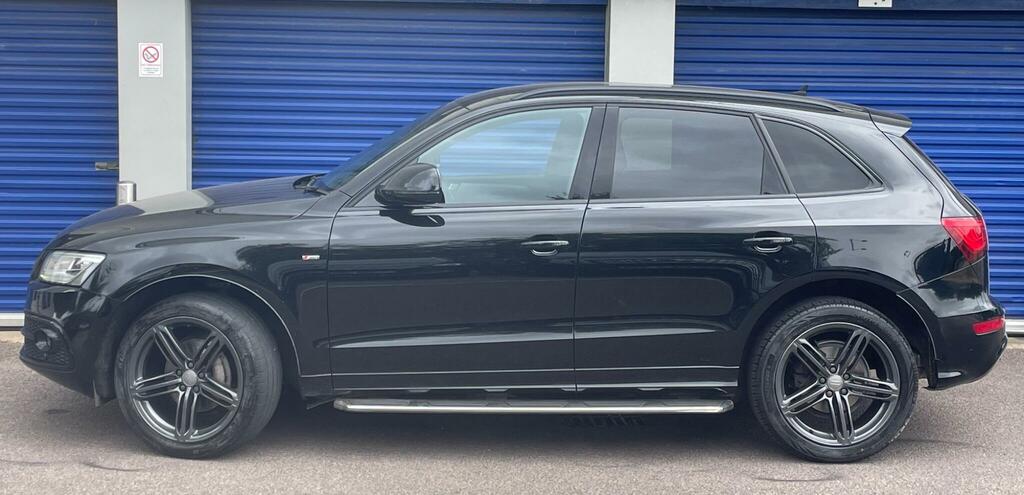 Audi Q5 S Line Plus Black #2