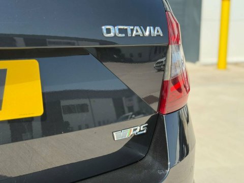 Skoda Octavia 2.0 Tdi Vrs KU18GLV Black #5