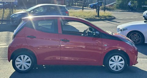 Toyota Aygo 1.0 Vvt-i X Red #4