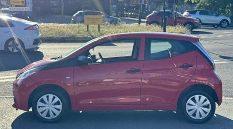 Toyota Aygo 1.0 Vvt-i X Red #3