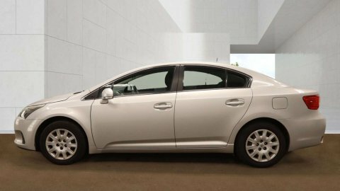 Toyota Avensis 2.0 D-4d Active Silver #6