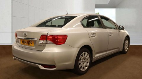 Toyota Avensis 2.0 D-4d Active Silver #4