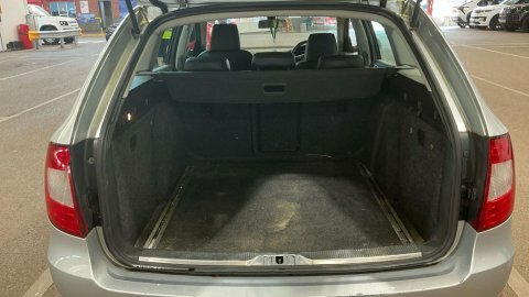 Skoda Superb 1.8 Elegance Tsi 160 Bhp Red #8