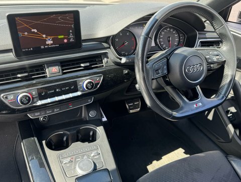 Audi A4 2.0 Tdi Black White #2