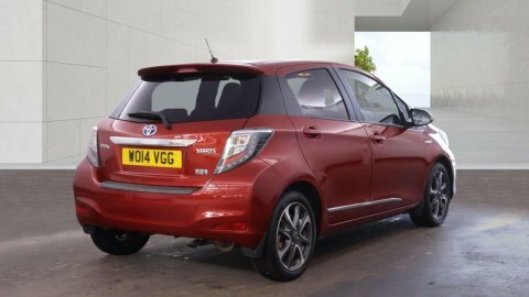 Toyota Yaris Trend Red #4