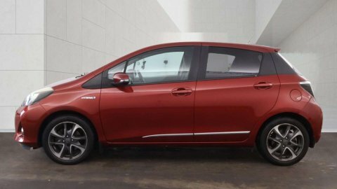 Toyota Yaris Trend Red #6
