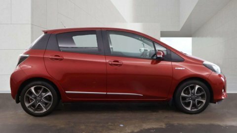 Toyota Yaris Trend Red #5