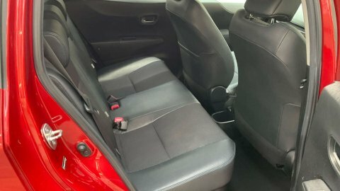 Toyota Yaris Trend Red #10