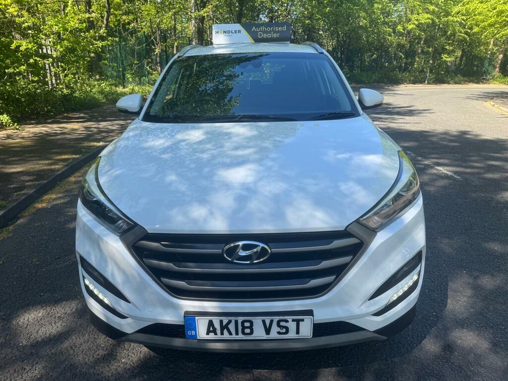 Hyundai Tucson 1.7 Crdi Blue Drive Se Nav Euro 6 Ss AK18VST White #6