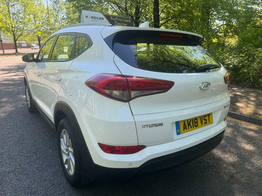 Hyundai Tucson 1.7 Crdi Blue Drive Se Nav Euro 6 Ss AK18VST White #4