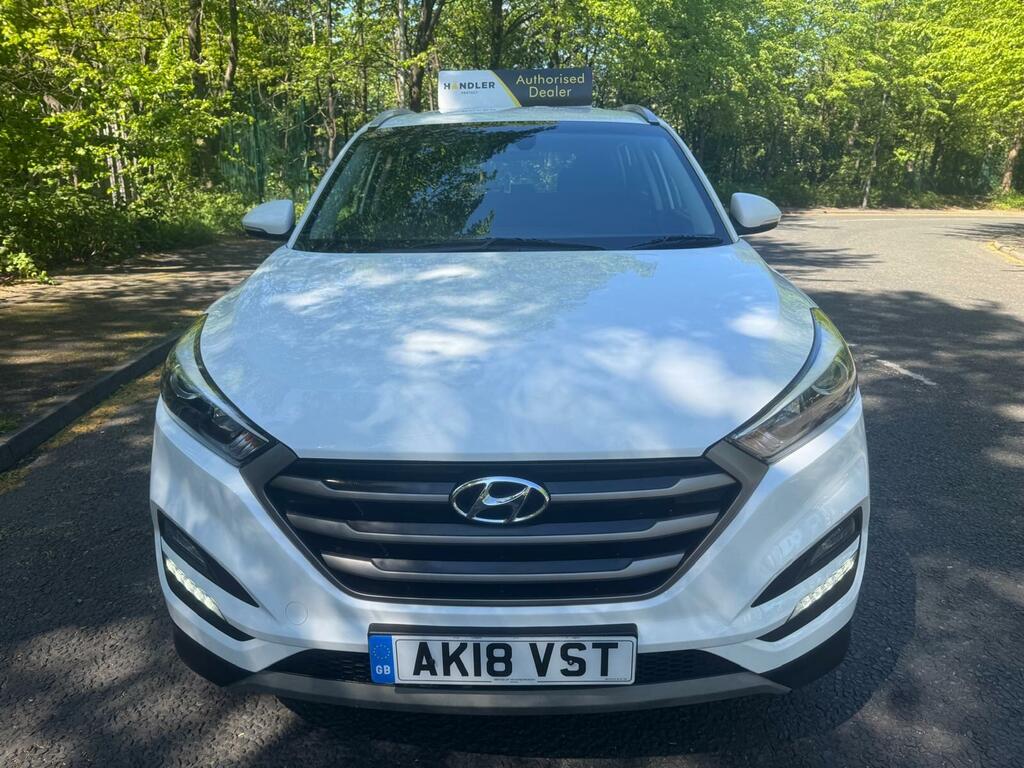Hyundai Tucson 1.7 Crdi Blue Drive Se Nav Euro 6 Ss AK18VST White #2