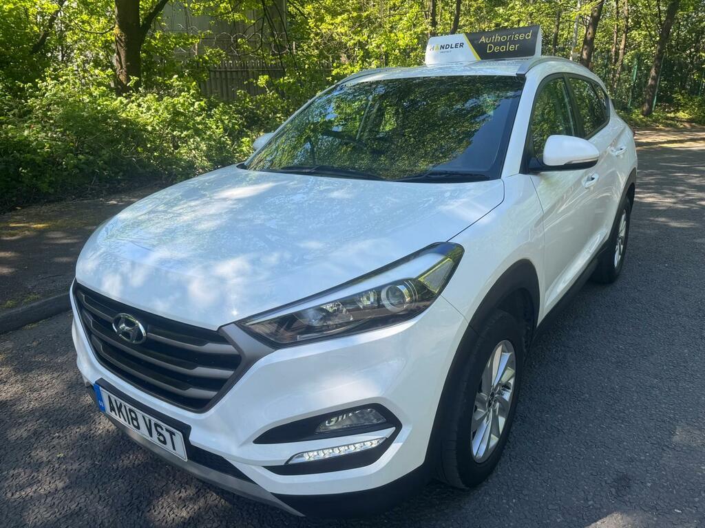 Hyundai Tucson 1.7 Crdi Blue Drive Se Nav Euro 6 Ss AK18VST White #3