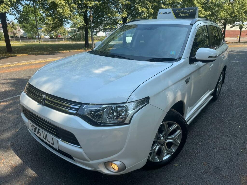 Mitsubishi Outlander 2.0H 12Kwh Gx3h Cvt 4Wd Euro 5 Ss YR16ULJ White #3