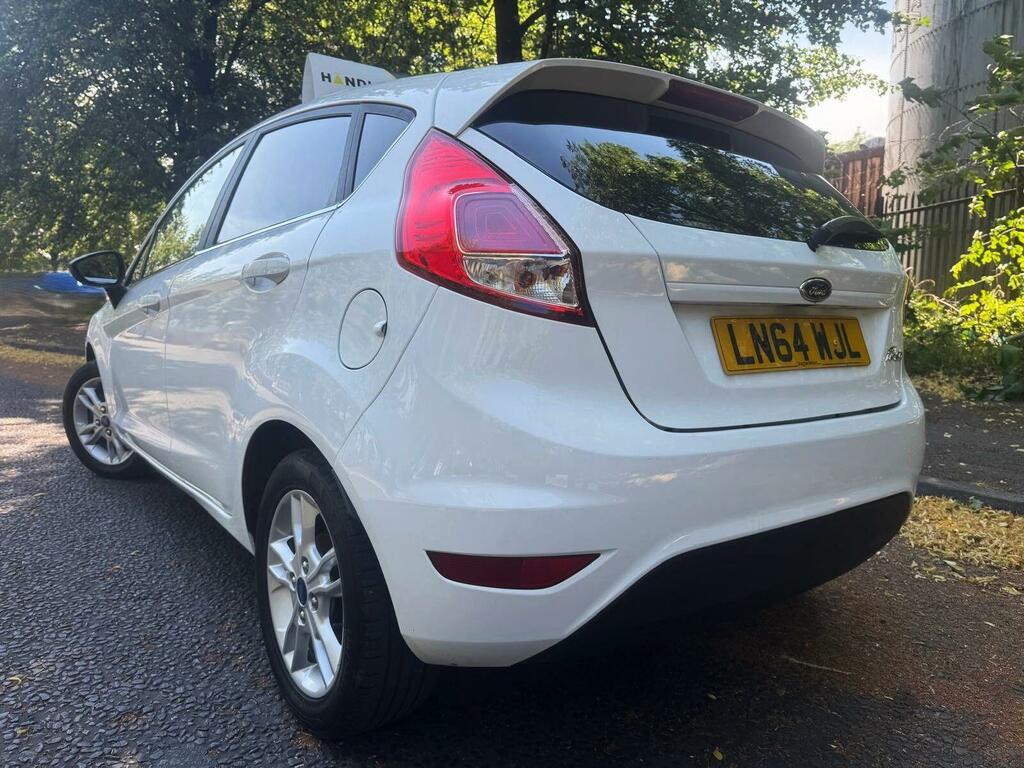 Ford Fiesta 1.25 Zetec Euro 5 LN64WJL White #4