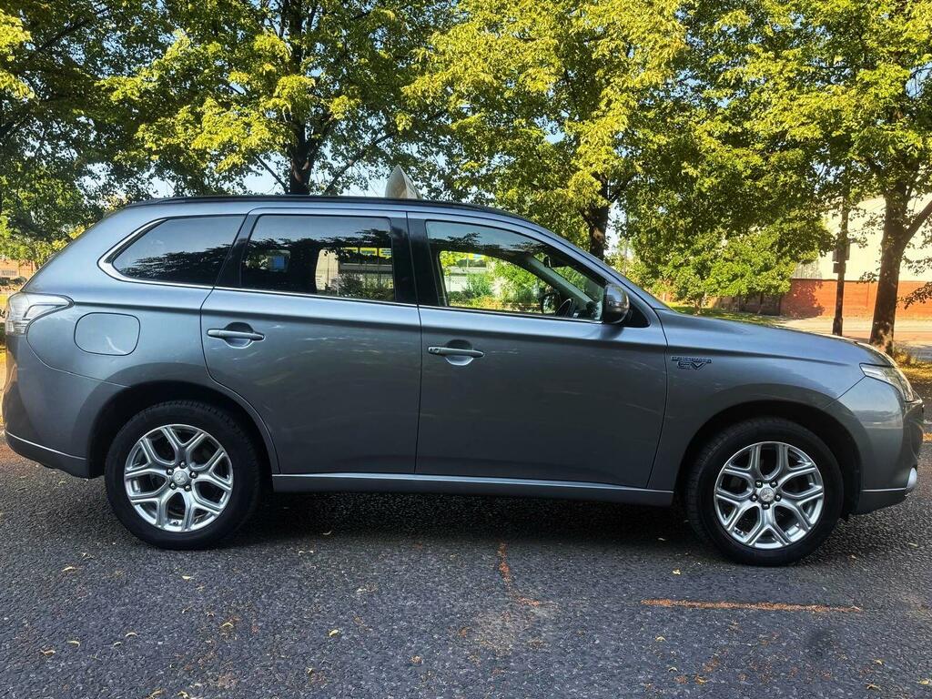 Mitsubishi Outlander Phev Gx 4Hs #8
