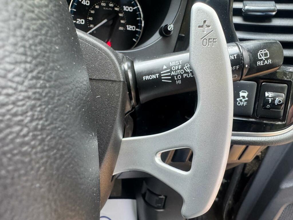 Mitsubishi Outlander 2.2 Di White #28