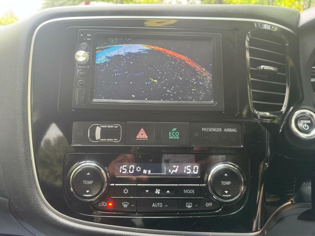 Mitsubishi Outlander 2.2 Di White #37