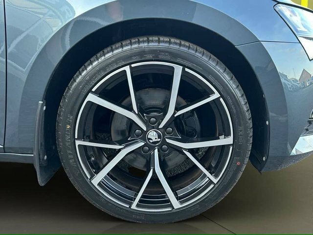 Skoda Superb 2.0 Tdi Se Hatchback Grey #5
