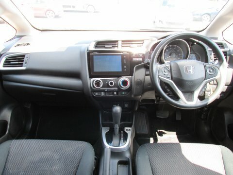 Honda Jazz Elegance White #14
